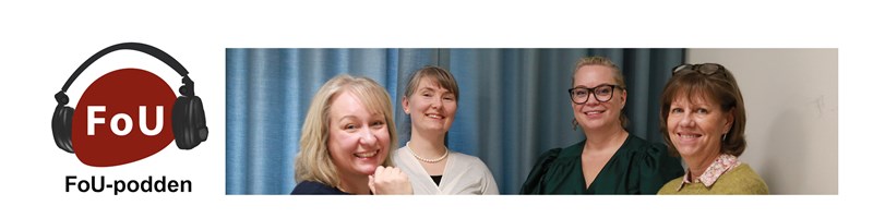 Deltagare i poddavsnitt 105och poddloggan